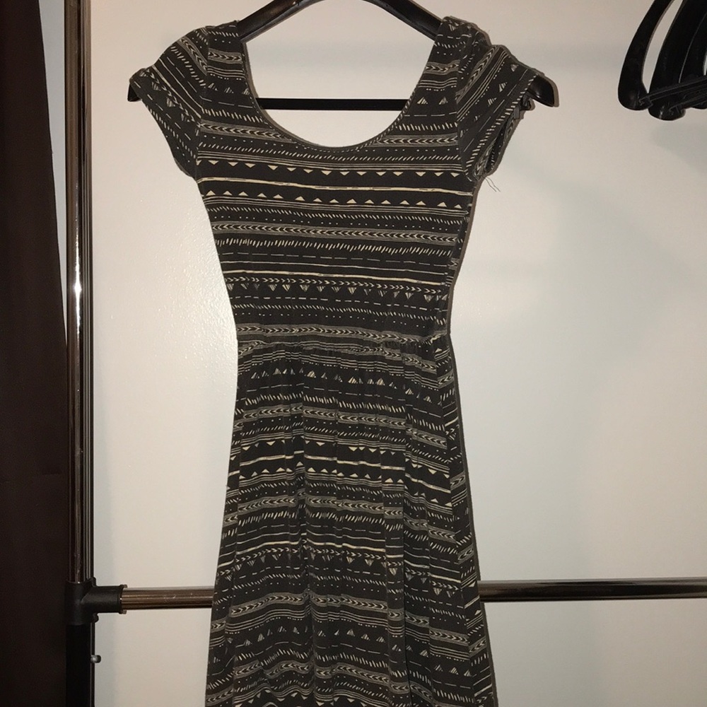 Short sleeve dress